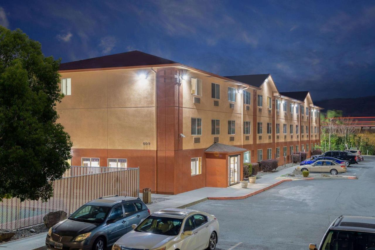 Super 8 By Wyndham The Dalles Or Exterior foto