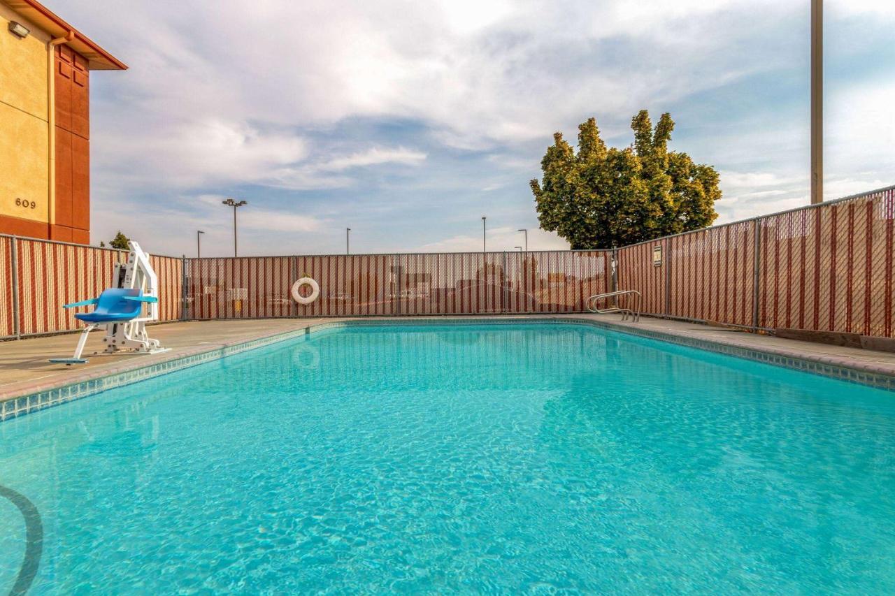 Super 8 By Wyndham The Dalles Or Exterior foto