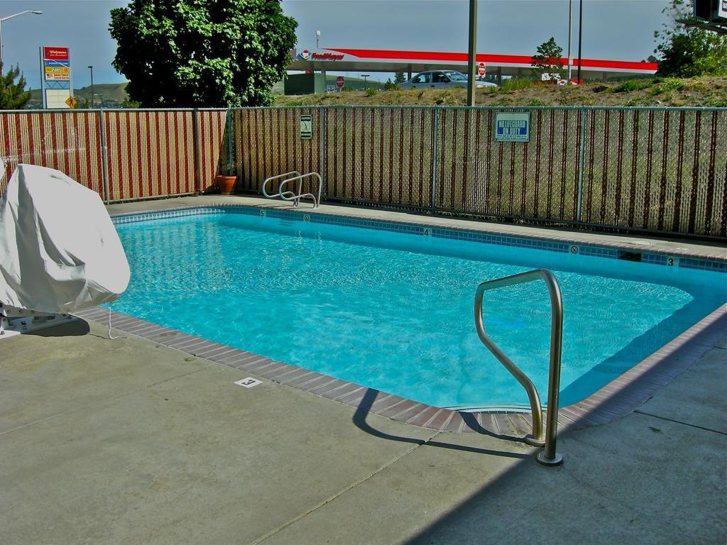 Super 8 By Wyndham The Dalles Or Exterior foto