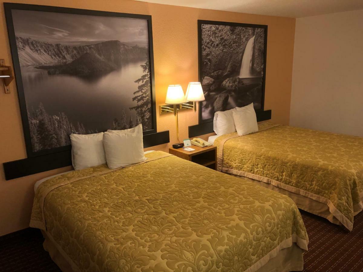 Super 8 By Wyndham The Dalles Or Exterior foto