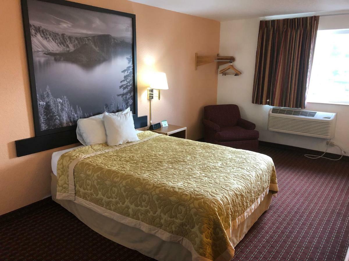 Super 8 By Wyndham The Dalles Or Exterior foto